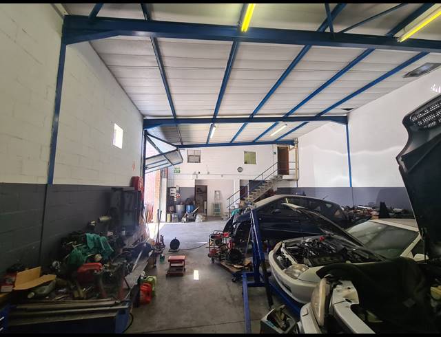 325M² WORKSHOP TO LET IN STIKLAND INDUSTRIAL